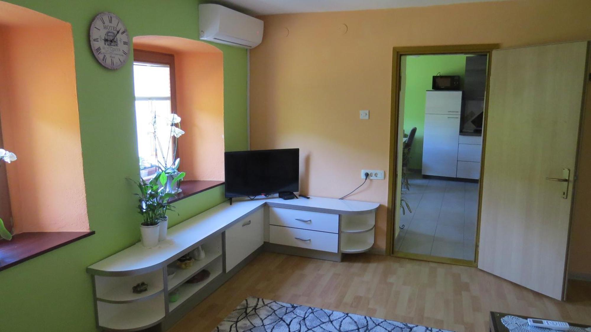 Rocinj Apartmaji Nena מראה חיצוני תמונה