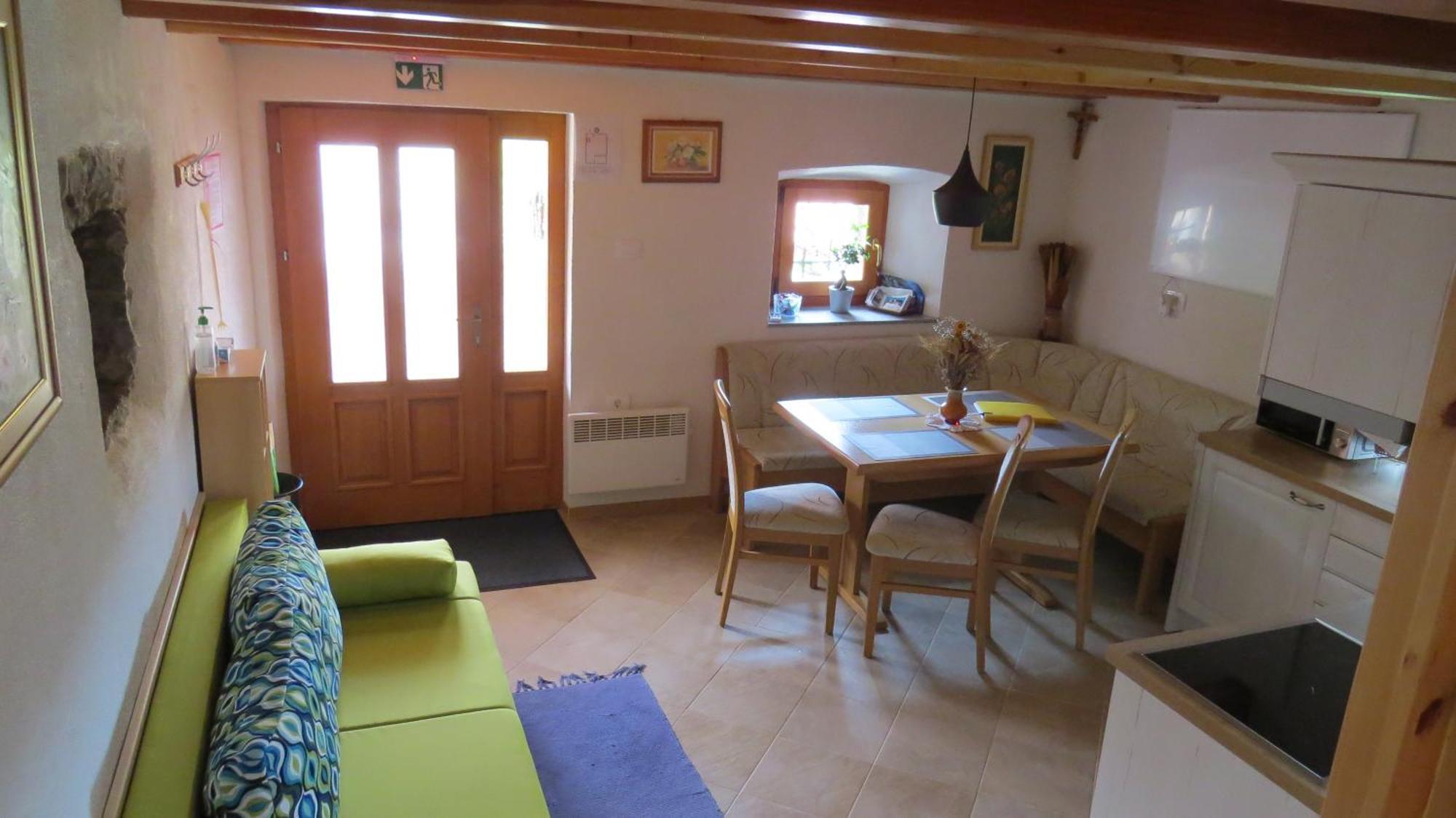Rocinj Apartmaji Nena מראה חיצוני תמונה